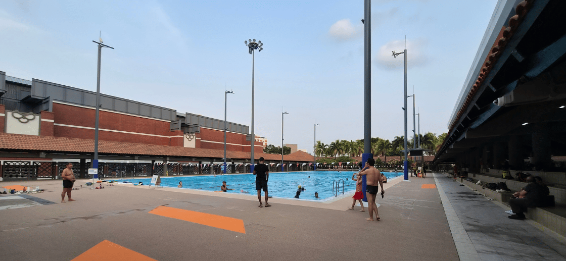 hougang swimming complex outdoor pool