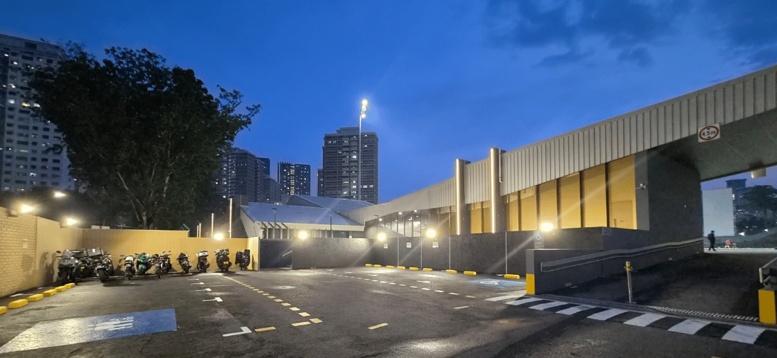 Car Park Entrance - Queenstown Swimming Complex