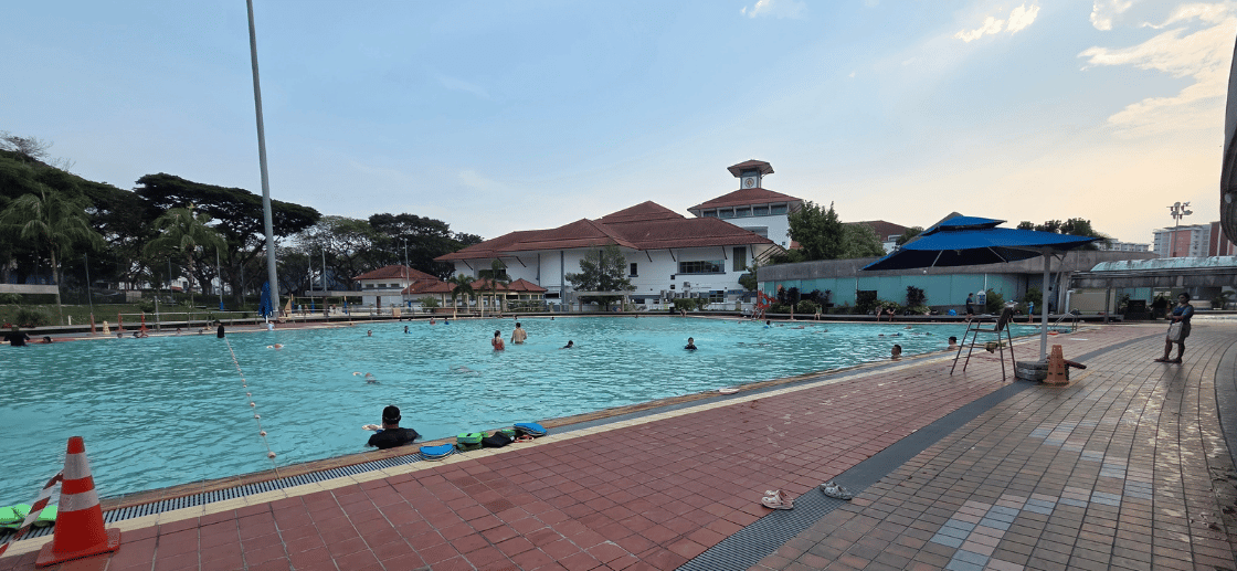 yio chu kang swimming complex outdoor